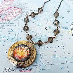 Coming Up Daisies Photo Locket Necklace